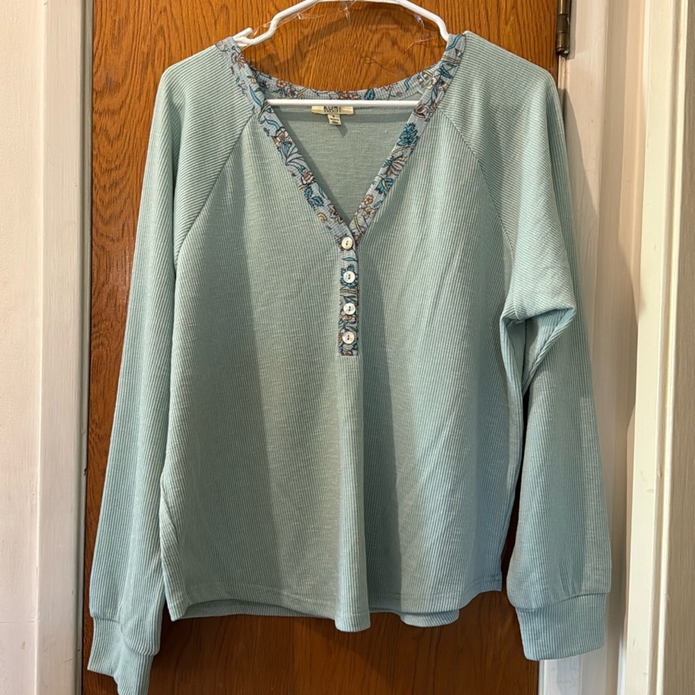 Kori America light green polyester knit shirt